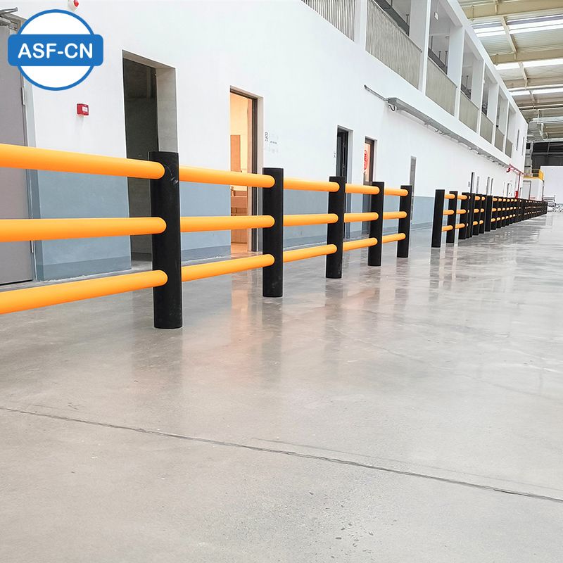 Three rail elastic guardrail